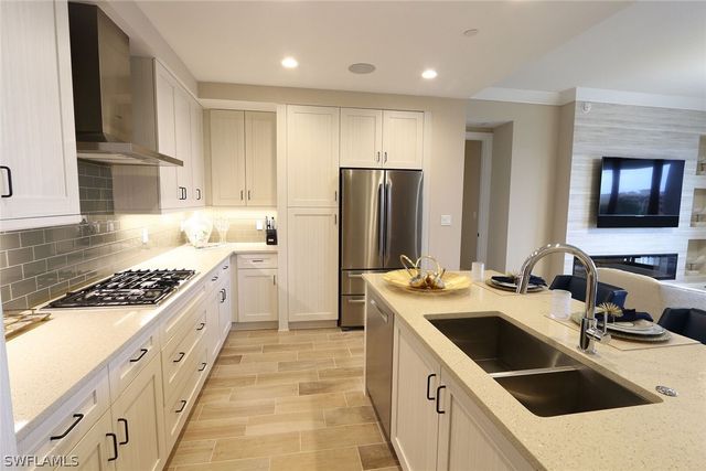 1135 3rd AVE S 517, Naples, FL 34102