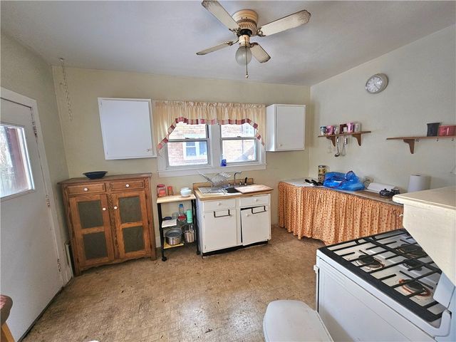 5515 Hobart St, Squirrel Hill, PA 15217