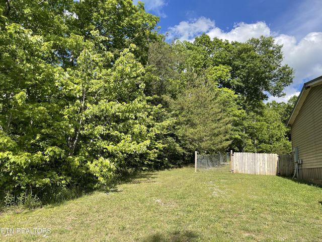 133 Thompson Rd, Crossville, TN 38571