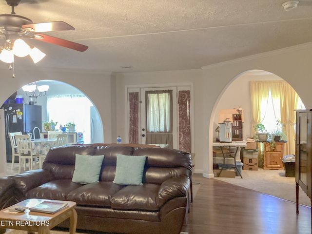 133 Thompson Rd, Crossville, TN 38571