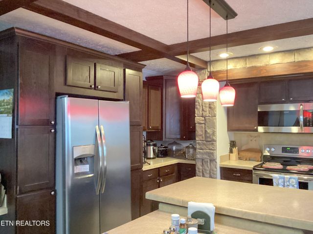 133 Thompson Rd, Crossville, TN 38571