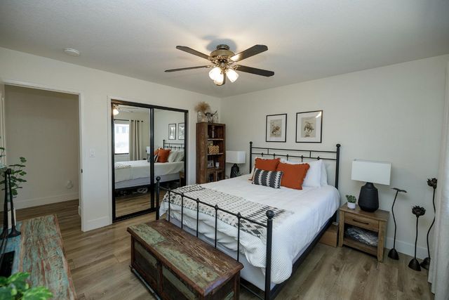 884 Hillswood Ct, Oakdale, CA 95361