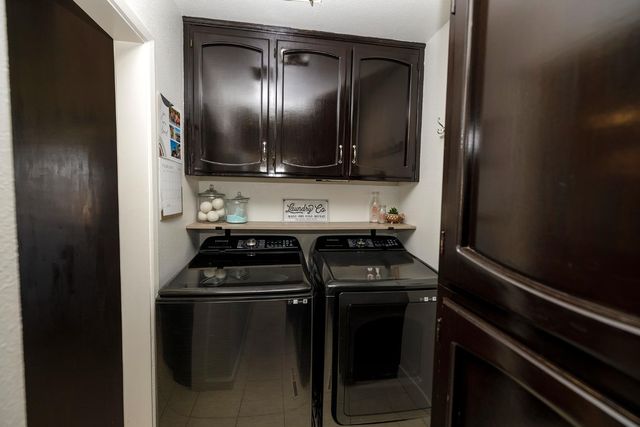 884 Hillswood Ct, Oakdale, CA 95361