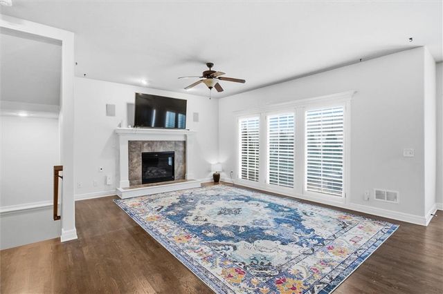 5703 NW 93rd Street, Kansas City, MO 64154