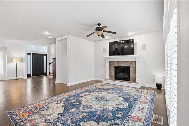 5703 NW 93rd Street, Kansas City, MO 64154