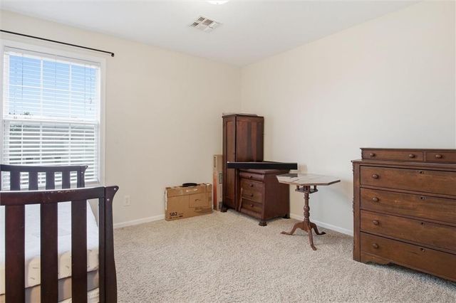 5703 NW 93rd Street, Kansas City, MO 64154