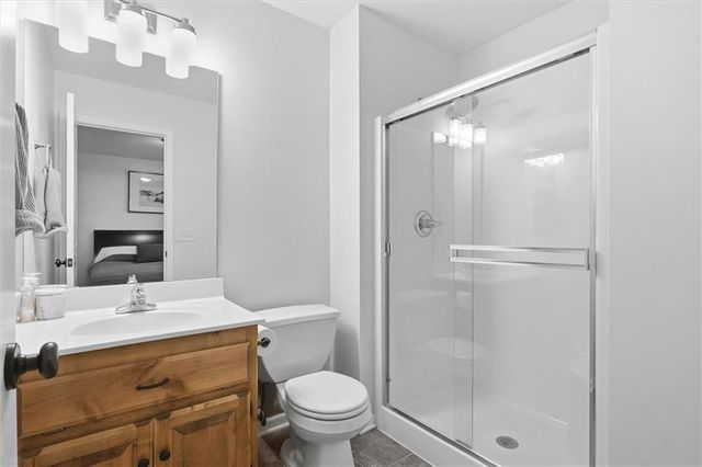 5703 NW 93rd Street, Kansas City, MO 64154