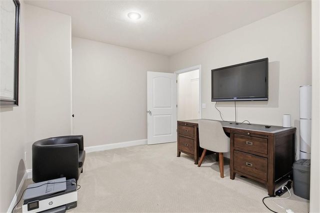 5703 NW 93rd Street, Kansas City, MO 64154