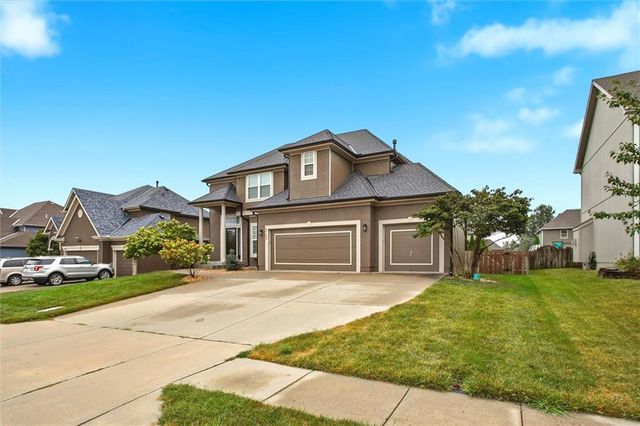 5703 NW 93rd Street, Kansas City, MO 64154