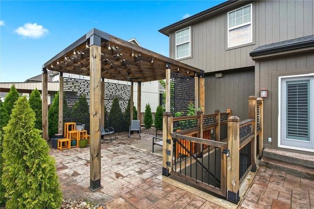 5703 NW 93rd Street, Kansas City, MO 64154