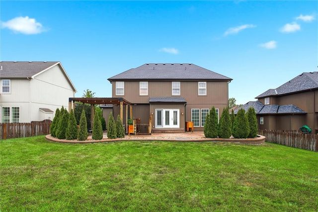 5703 NW 93rd Street, Kansas City, MO 64154