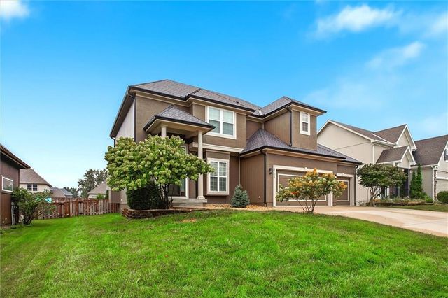 5703 NW 93rd Street, Kansas City, MO 64154