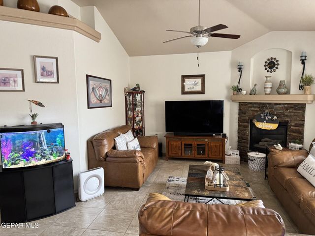 3138 HIDDEN CREEK Drive, El Paso, TX 79938