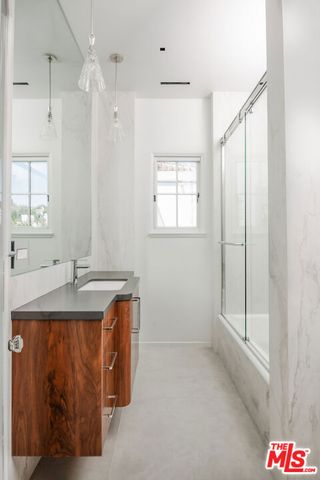 1302 Sweetzer Avenue 603, West Hollywood, CA 90046