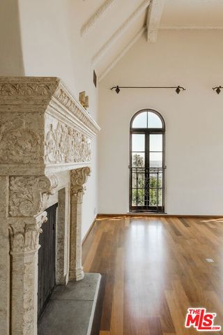 1302 Sweetzer Avenue 603, West Hollywood, CA 90046