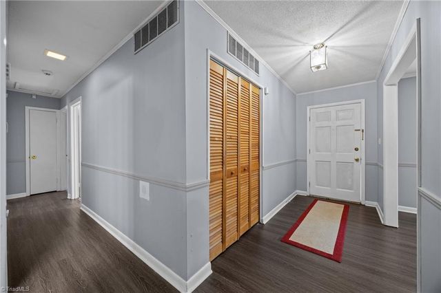 204 Kyle Road, Winston-salem, NC 27104