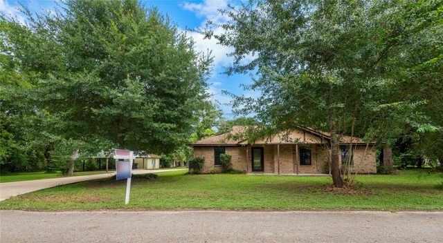 211 Brantley Lane, Magnolia, TX 77354