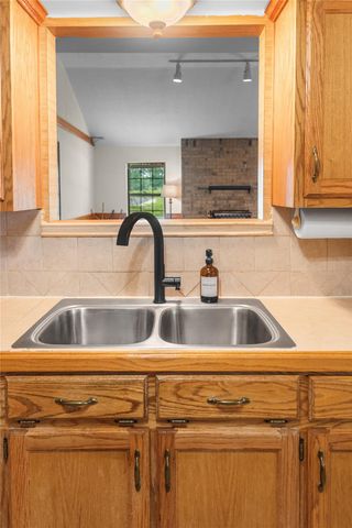 211 Brantley Lane, Magnolia, TX 77354