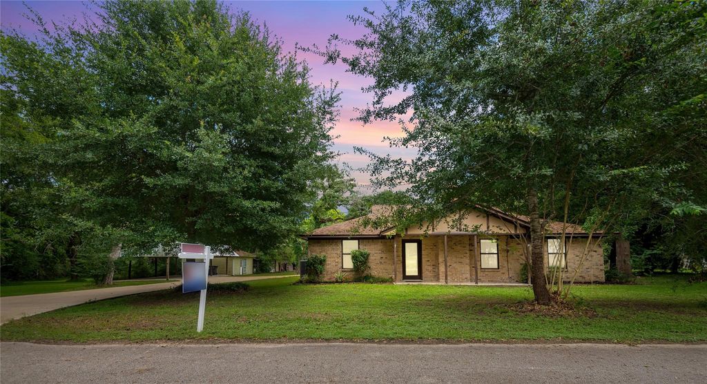 211 Brantley Lane, Magnolia, TX 77354
