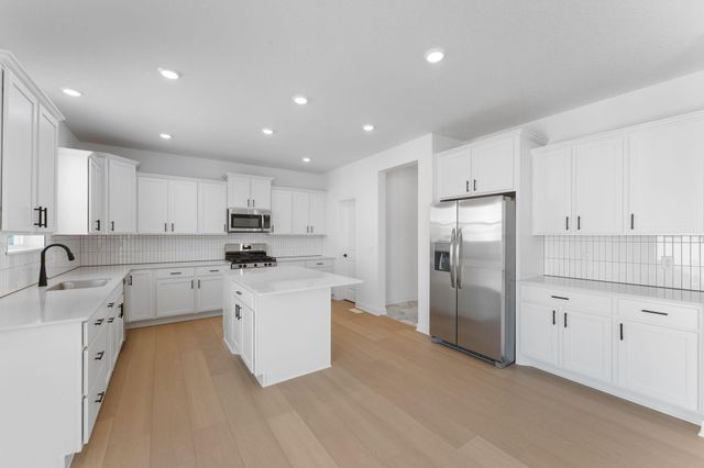 615 Jandel Avenue NE, Hanover, MN 55341