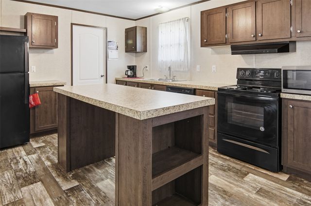 106 Choctaw Ridge, Weatherford, TX 76085