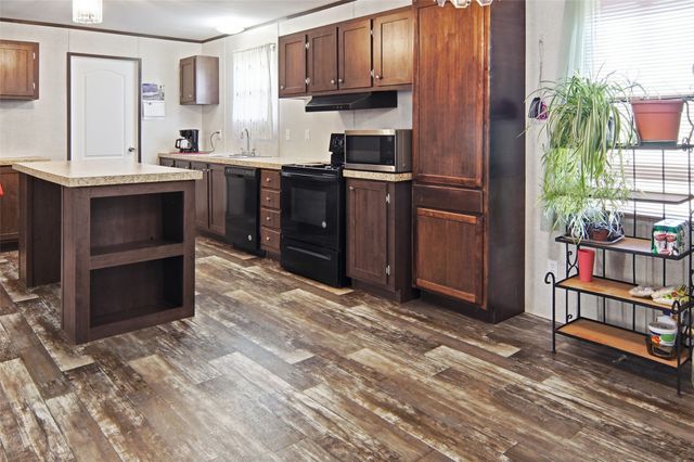 106 Choctaw Ridge, Weatherford, TX 76085