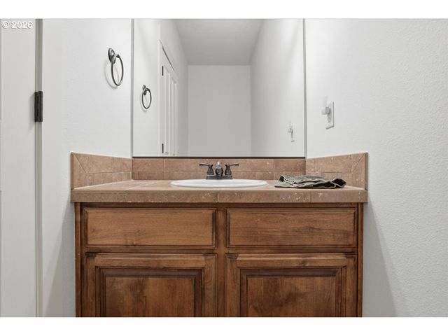 6905 Ne 104TH Way, Vancouver, WA 98686