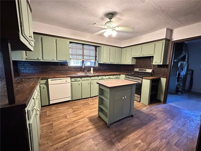 770 Pr 4472, Clarksville, AR 72830