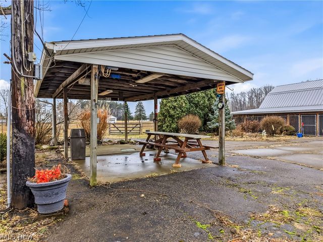 8539 Schubert Avenue NE, Alliance, OH 44601