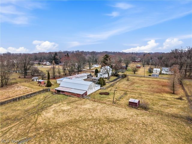 8539 Schubert Avenue NE, Alliance, OH 44601