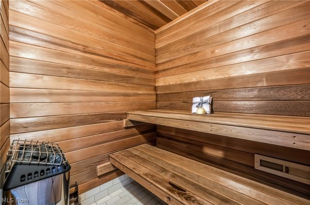 8539 Schubert Avenue NE, Alliance, OH 44601