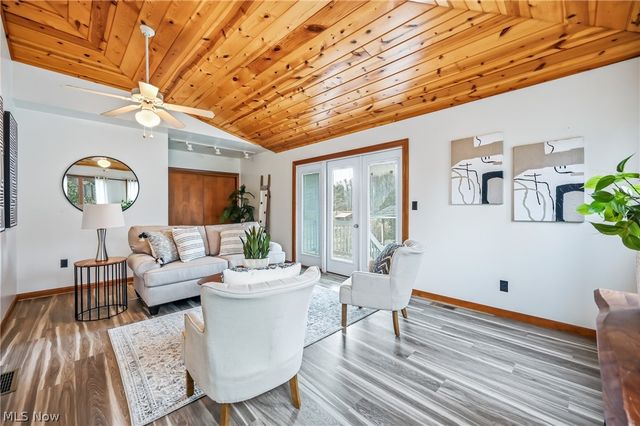 8539 Schubert Avenue NE, Alliance, OH 44601