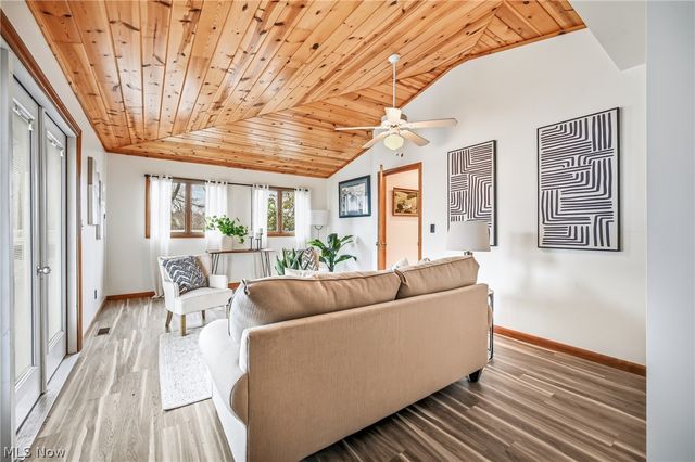 8539 Schubert Avenue NE, Alliance, OH 44601