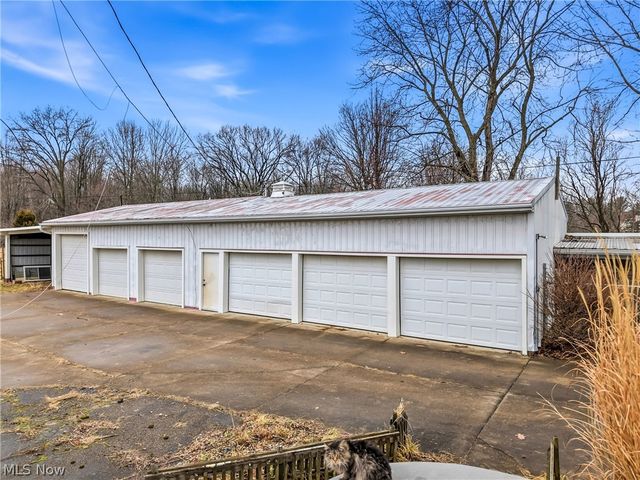 8539 Schubert Avenue NE, Alliance, OH 44601