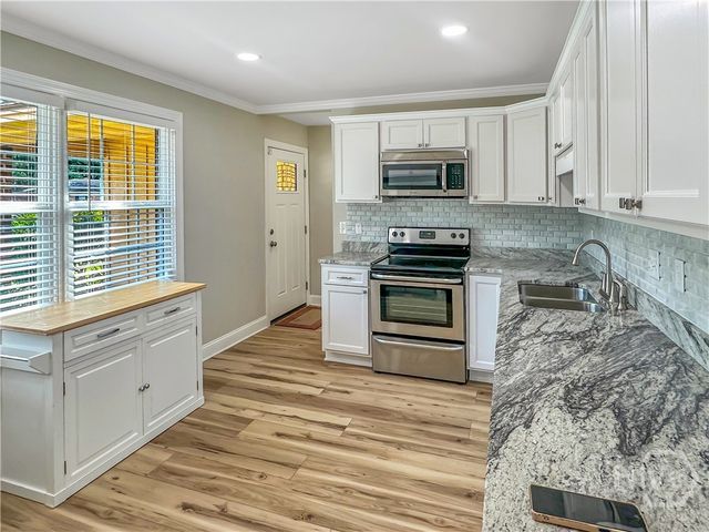 1616 Rosemary Street, Savannah, GA 31415