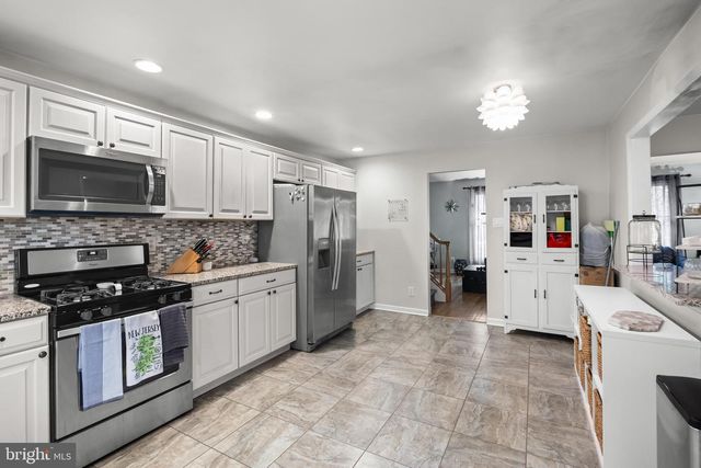 9 BARNETT RD, Lawrenceville, NJ 08648