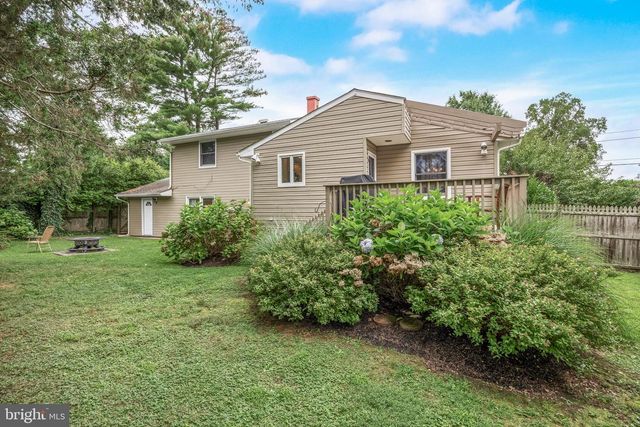 9 BARNETT RD, Lawrenceville, NJ 08648