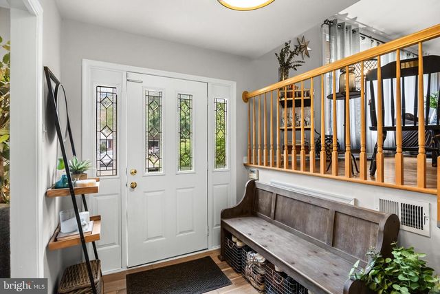 9 BARNETT RD, Lawrenceville, NJ 08648