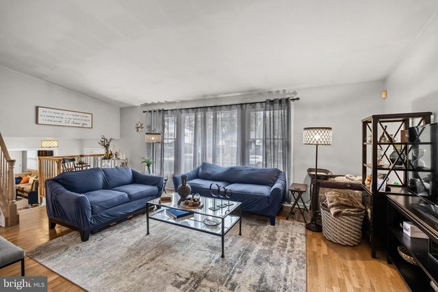 9 BARNETT RD, Lawrenceville, NJ 08648