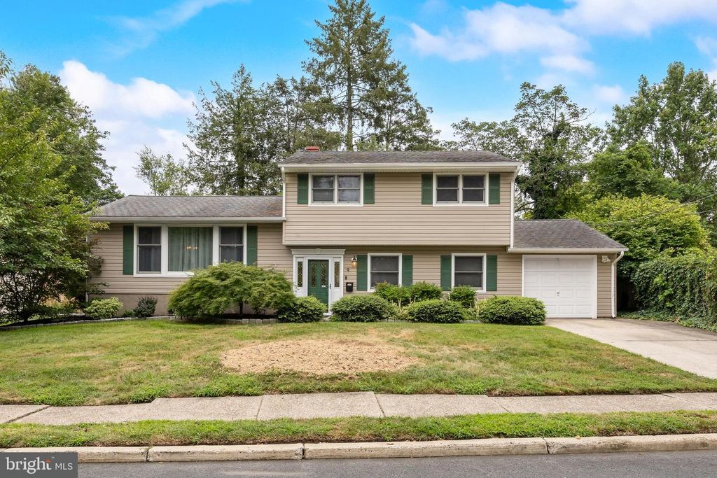 9 BARNETT RD, Lawrenceville, NJ 08648