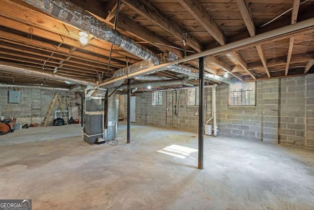 1703 Barrett Drive NW, Atlanta, GA 30318