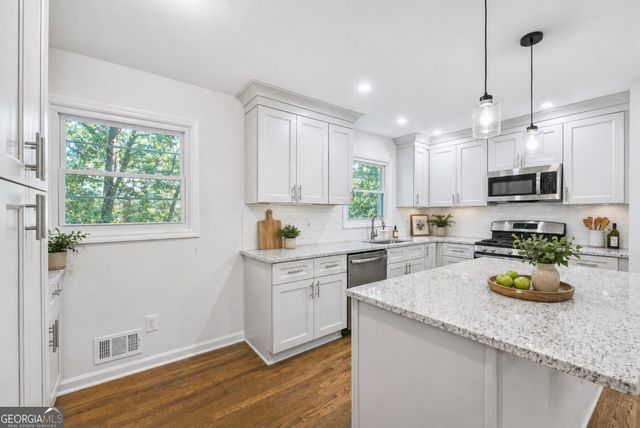 1703 Barrett Drive NW, Atlanta, GA 30318