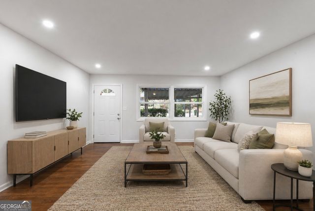 1703 Barrett Drive NW, Atlanta, GA 30318