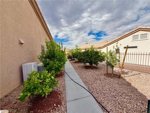 10541 Broom Hill Drive, Las Vegas, NV 89134