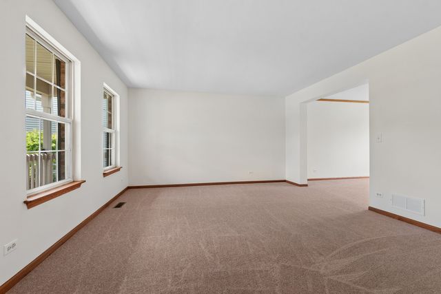 152 N Waterford Drive, Round Lake, IL 60073