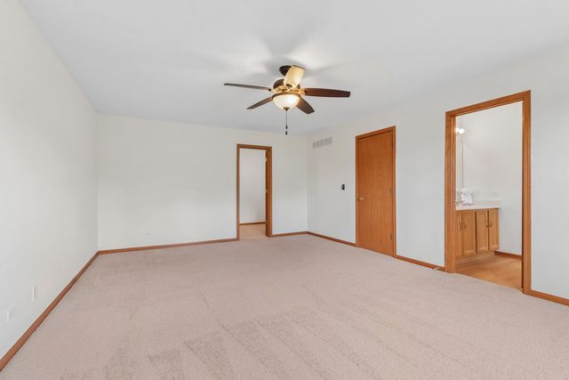 152 N Waterford Drive, Round Lake, IL 60073