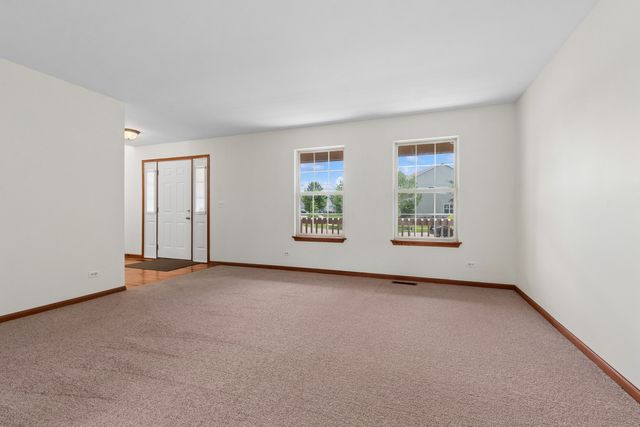 152 N Waterford Drive, Round Lake, IL 60073