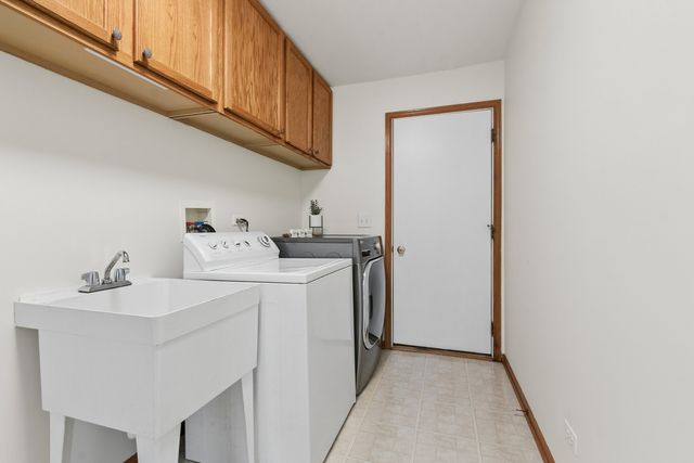 152 N Waterford Drive, Round Lake, IL 60073