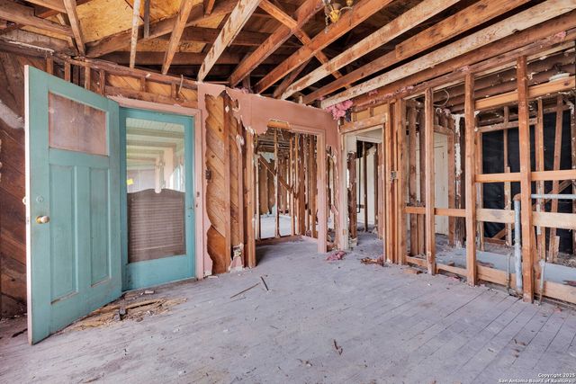 315 Blue Bonnet St, San Antonio, TX 78202