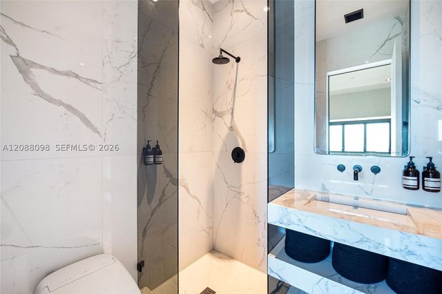 650 NE 32nd St UPH5302, Miami, FL 33137